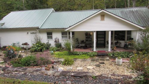 524 Clear Creek Rd, Burnsville, NC, 28714-7555 | Card Image