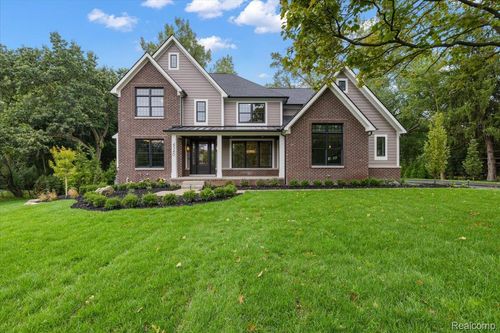 4340 Charing Way, Bloomfield Hills, MI, 48304-3002 | Card Image