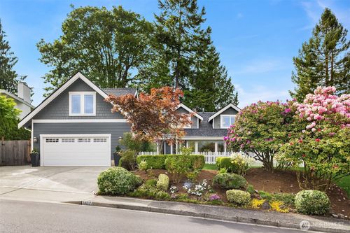 1407 177th Ave Ne, Bellevue, WA, 98008-3209 | Card Image