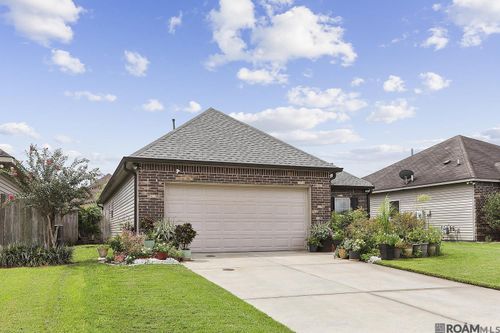 11420 Rossow Ct, Denham Springs, LA, 70726-6969 | Card Image
