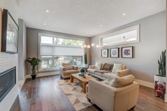 4004 2 St Nw, Home with 4 bedrooms, 3 bathrooms and 2 parking in Calgary AB | Image 11