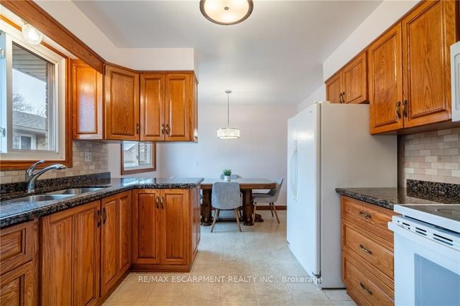 19 Carpenter Ave, House other with 4 bedrooms, 2 bathrooms and 3 parking in Stoney Creek ON | Image 11