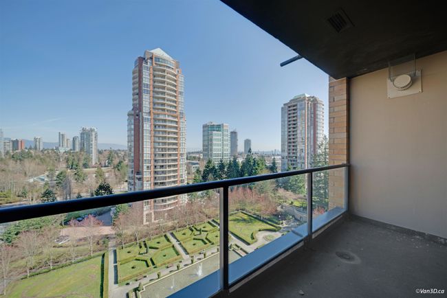 1401 - 7368 Sandborne Avenue, Condo with 3 bedrooms, 2 bathrooms and 1 parking in Burnaby BC | Image 18