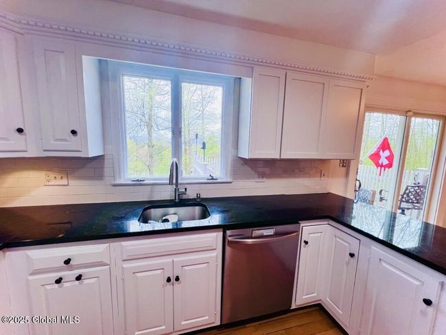 23 Grandview Terrace, House other with 5 bedrooms, 3 bathrooms and 20 parking in Out-of State VT | Image 10