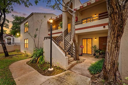 6-20015 Ne 3rd Ct, Miami, FL, 33179-2946 | Card Image