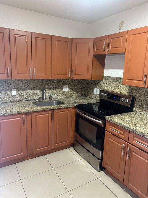 1501 Lauderdale Villa Dr, Fort Lauderdale, FL, 33311-5408 | Card Image