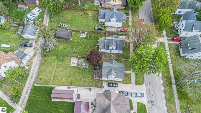 832 Wallace St, House other with 3 bedrooms, 1 bathrooms and null parking in Cadillac MI | Image 32