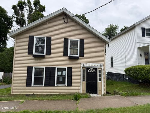 121 South St, Ballston Spa, NY, 12020-1054 | Card Image