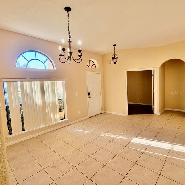 front entry | Image 15