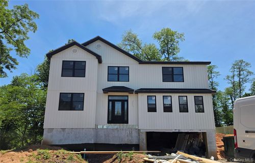 71 Gilchrest Rd, Valley Cottage, NY, 10989-2115 | Card Image