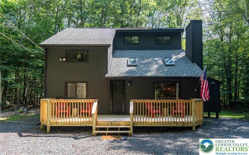 433 Berry Ln, Pocono Lake, PA, 18347-7737 | Card Image