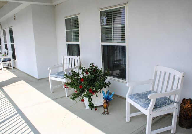 Balcony in the front of the unit | Image 18