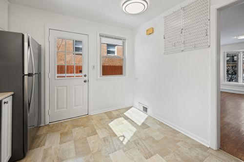 41 Hackberry Ln, Glenview, IL, 60025-3451 | Card Image