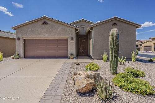 5464 S Guthrie Peak Dr, Green Valley, AZ, 85622-8114 | Card Image