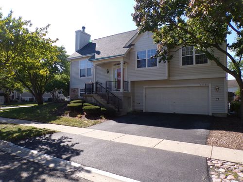 891 Essex Cir, Grayslake, IL, 60030-3330 | Card Image