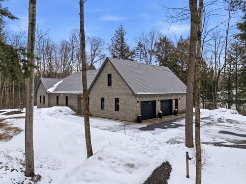 825 Rue Du Terrier, St-François-Xavier-De-Brompton, QC, J0B2V0 | Card Image