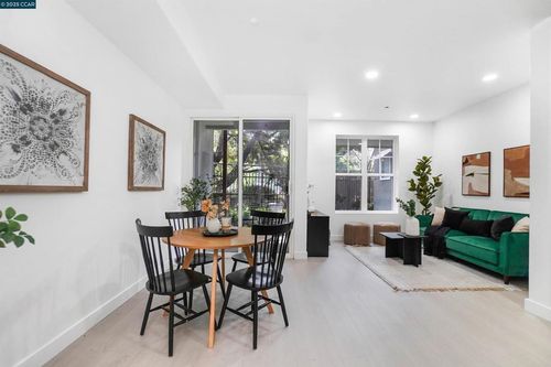 apt-4105-1121 40th St, Emeryville, CA, 94608-3764 | Card Image