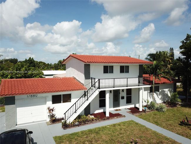 17880 Ne 13th Ave, House other with 3 bedrooms, 2 bathrooms and null parking in North Miami Beach FL | Image 4