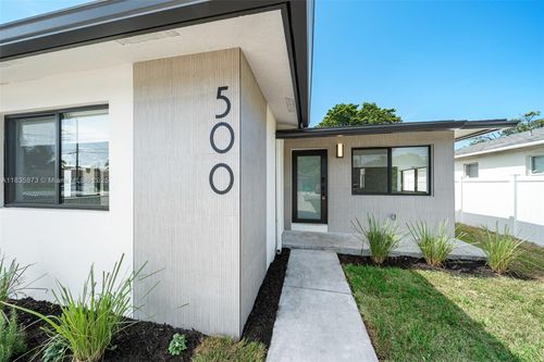500 Nw 7th Ct, Hallandale Beach, FL, 33009-2269 | Card Image