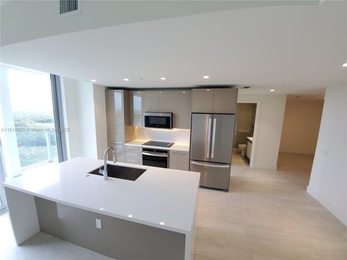 apt-1401-2000 Metropica Way, Sunrise, FL, 33323-3223 | Card Image