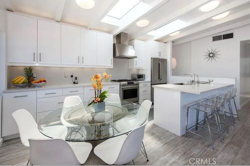 224 39th St, Manhattan Beach, CA, 90266-3112 | Card Image