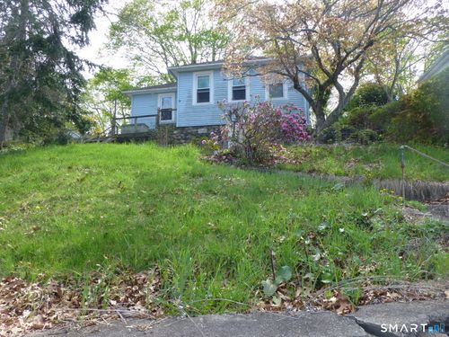 240 Vauxhall Street, New London, CT, 06320 | Card Image