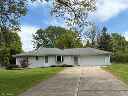 2821 Trabar Dr, Willoughby Hills, OH, 44092-2621 | Card Image