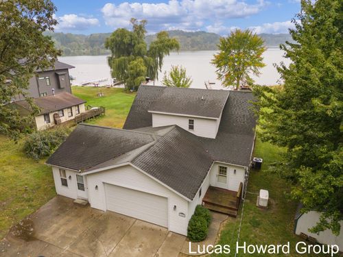 11591 Wabasis Lake Dr Ne, Greenville, MI, 48838-9351 | Card Image