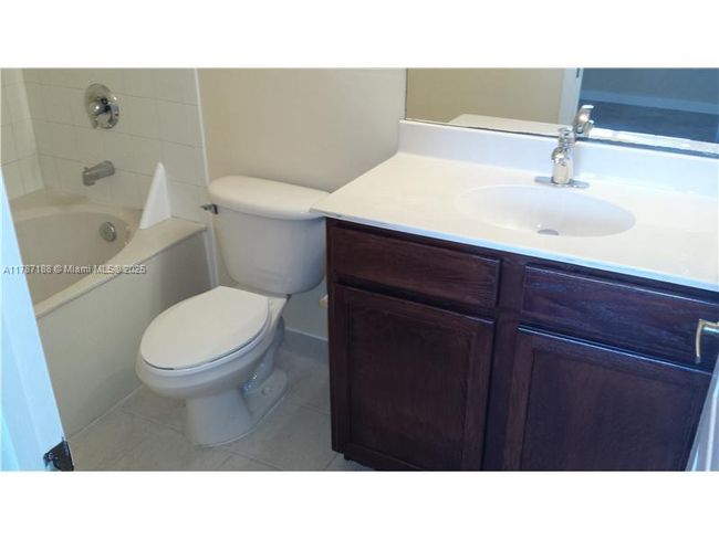 APT-819 - 21205 Nw 14 Th Pl, Townhouse with 3 bedrooms, 3 bathrooms and null parking in Miami Gardens FL | Image 7