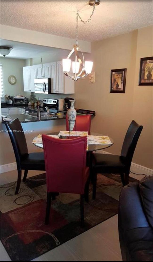 APT-2H - 113 Royal Park Dr, Condo with 2 bedrooms, 2 bathrooms and null parking in Oakland Park FL | Image 4
