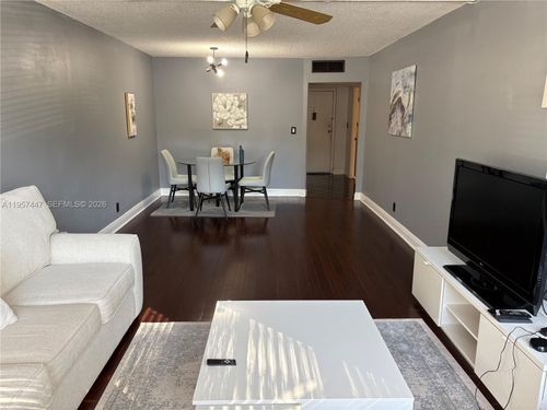 apt-203-6600 Cypress Rd, Plantation, FL, 33317-3038 | Card Image