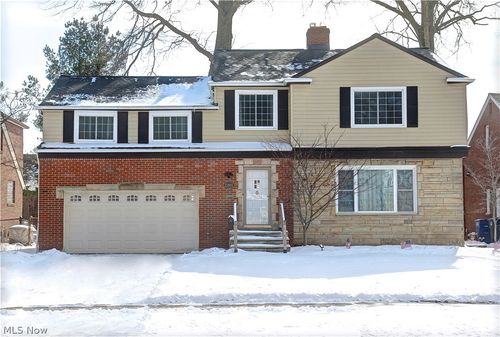 15801 Edgecliff Ave, Cleveland, OH, 44111-1949 | Card Image