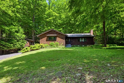 11 Wicks Manor Dr, Danbury, CT, 06810-8351 | Card Image