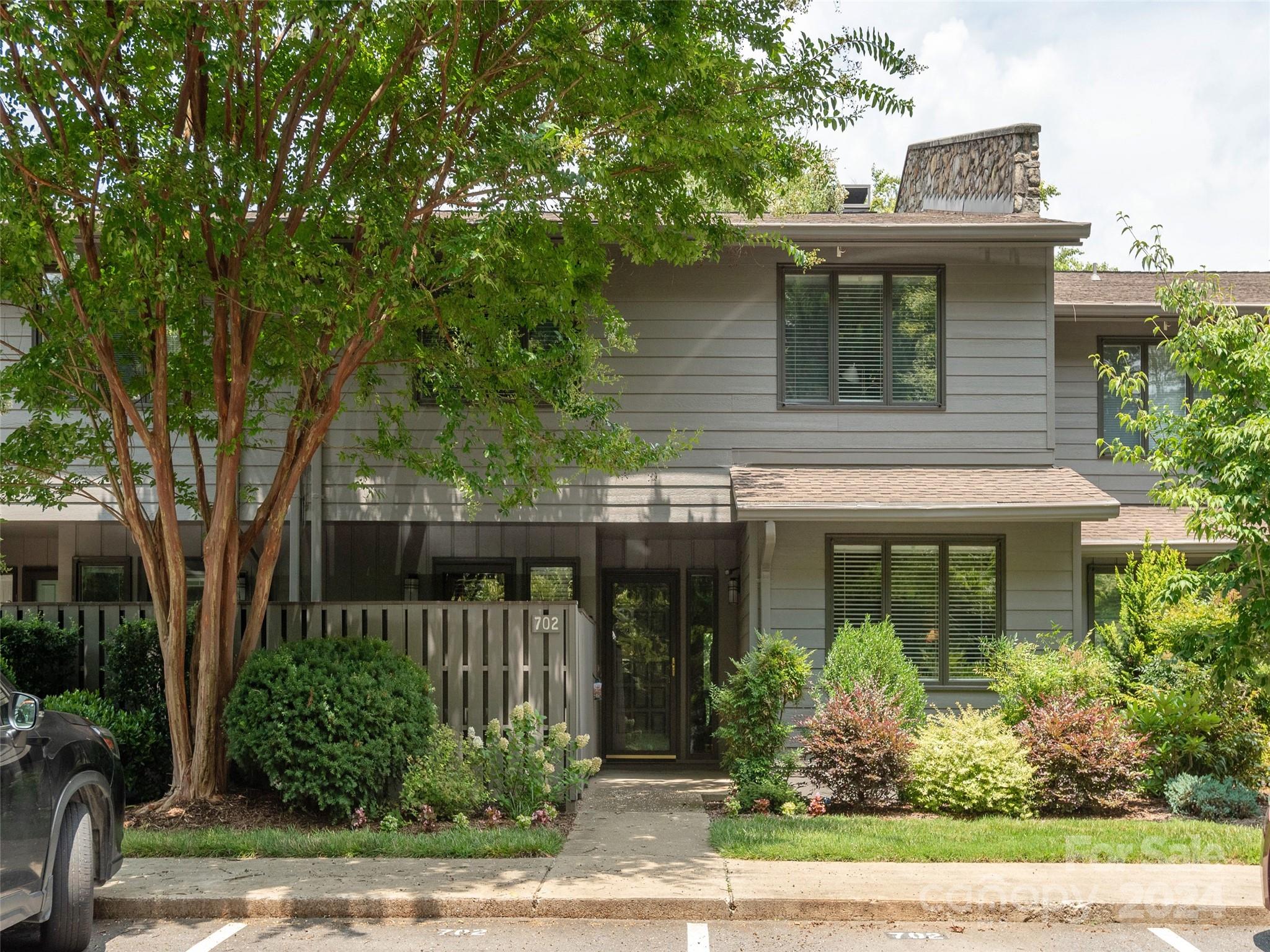 Crowfields Ln, Asheville, NC 28803