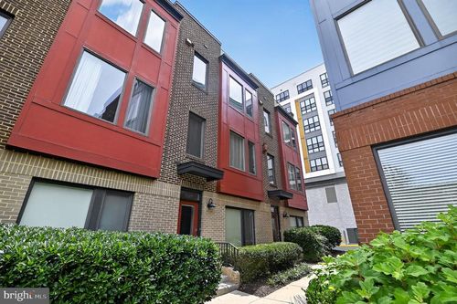 8319 Looking Glass Way, FAIRFAX, VA, 22031-1572 | Card Image