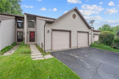 8433 Bubbling Springs Dr, Baldwinsville, NY, 13027-9400 | Card Image