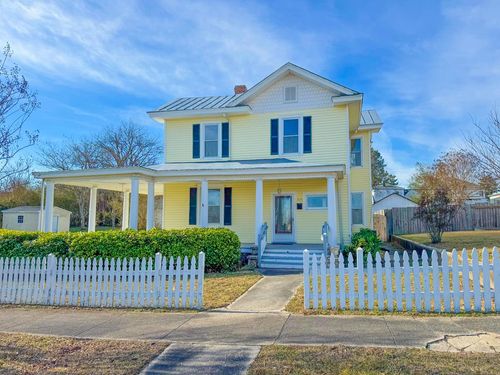 204 E Maryland Ave, Crewe, VA, 23930-1914 | Card Image