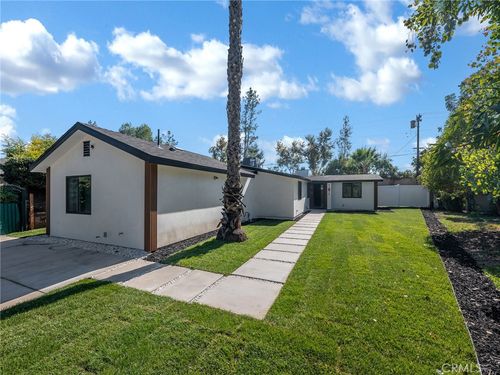 20528 Hamlin St, Winnetka, CA, 91306-4102 | Card Image