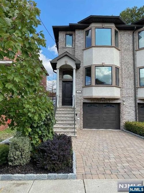 223 Lawton Ave, Cliffside Park, NJ, 07010-2405 | Card Image