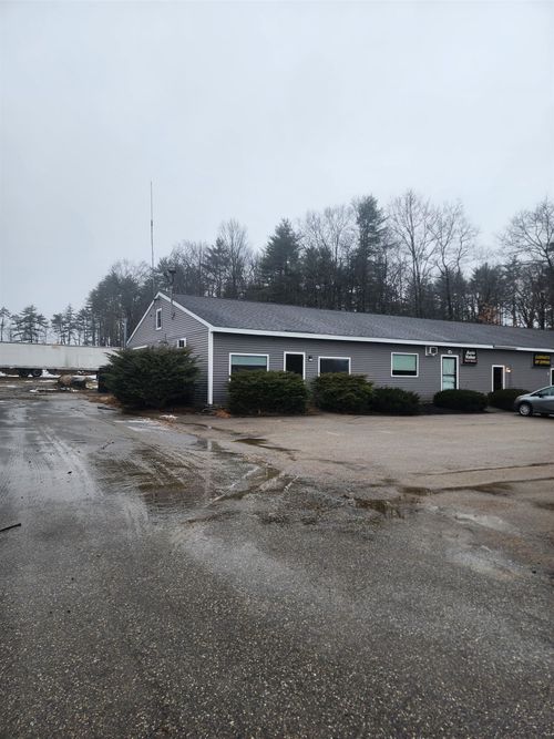 414 Route 125, Brentwood, NH, 03833-6610 | Card Image