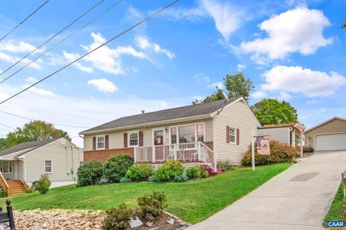 611 A St, STAUNTON, VA, 24401-2814 | Card Image