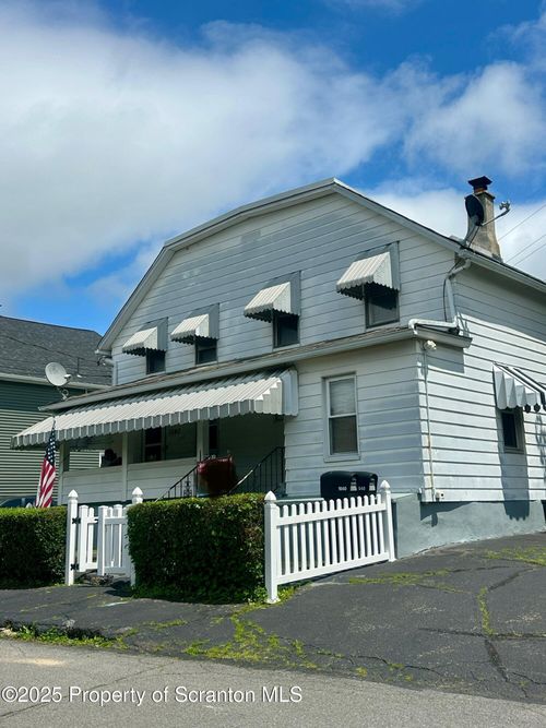 1040 Mark Ave, Dunmore, PA, 18510-1520 | Card Image