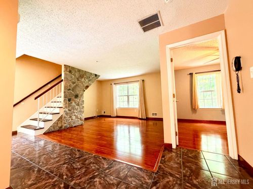 191 Prestwick Way, Edison, NJ, 08820-4676 | Card Image