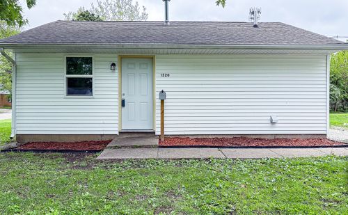 1320 Hedge Rd, Champaign, IL, 61821-2011 | Card Image