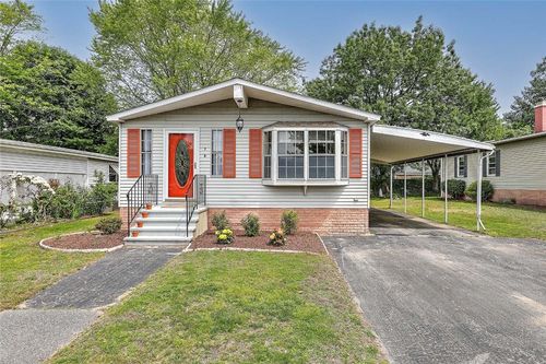 7 Queens Rd, Attleboro, MA, 02703 | Card Image