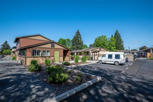 621 N Douglas St, Other, OR, 97013 | Card Image