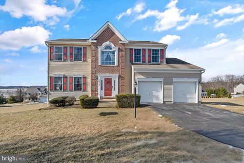 8143 Pleasant Valley Rd, STEWARTSTOWN, PA, 17363-8004 | Card Image
