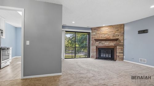 g-5S541 Paxton Dr, Naperville, IL, 60563-9017 | Card Image