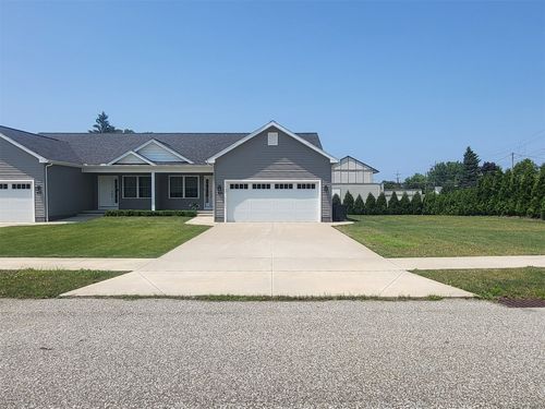 934 E 41st St, Erie, PA, 16504-3104 | Card Image
