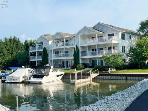 3d-6011 E Harbor Rd, Marblehead, OH, 43440-9842 | Card Image